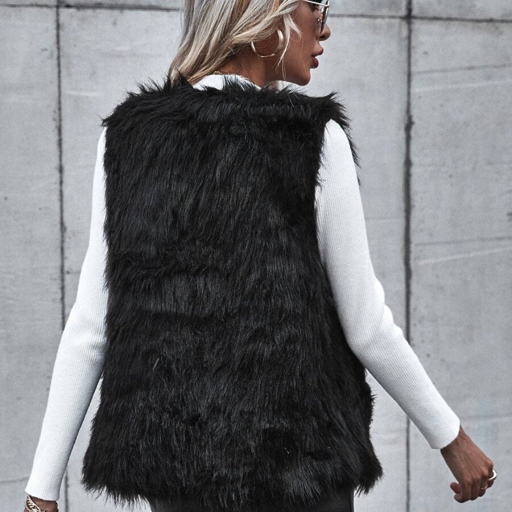 black fall open front vegan fur vest - Picture 8 of 9